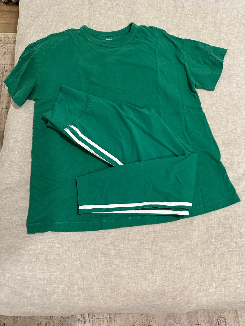 Old Navy activewear set leggings and matching t-shirt